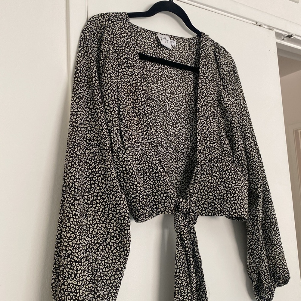 Princess Polly plunge neck tie front blouse (New mood top) size 2 - Picture 10 of 10